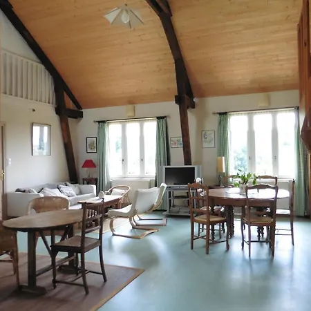 De Charme : L'ancienne Grange Penzion Chivres-Val